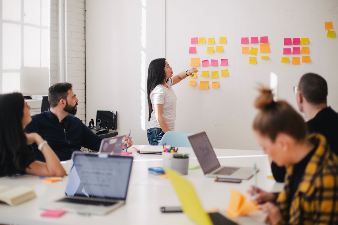Onboarding workshop with stakeholders mapping cognitive AI workflows